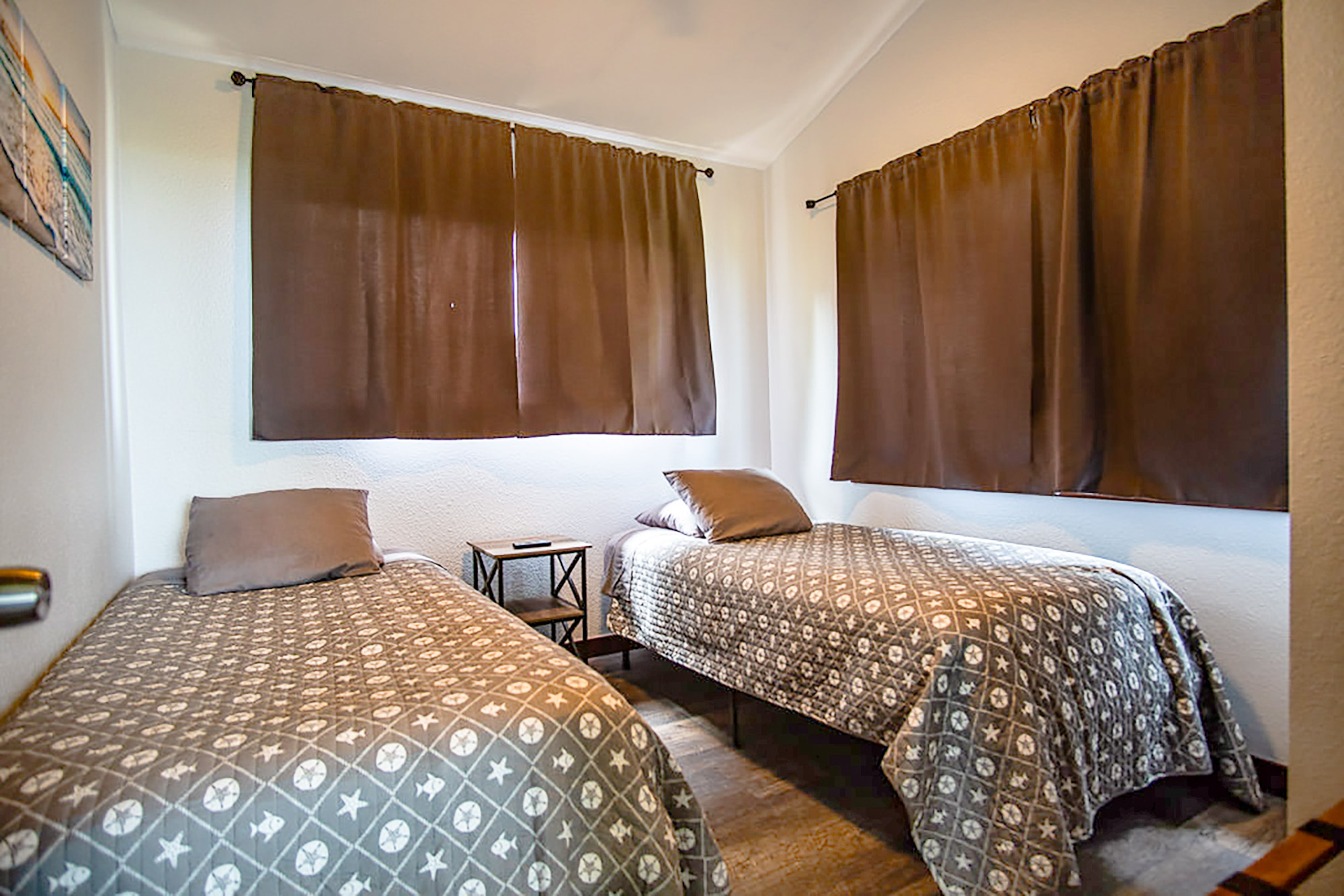 Peace of Maui Twin Bed Room